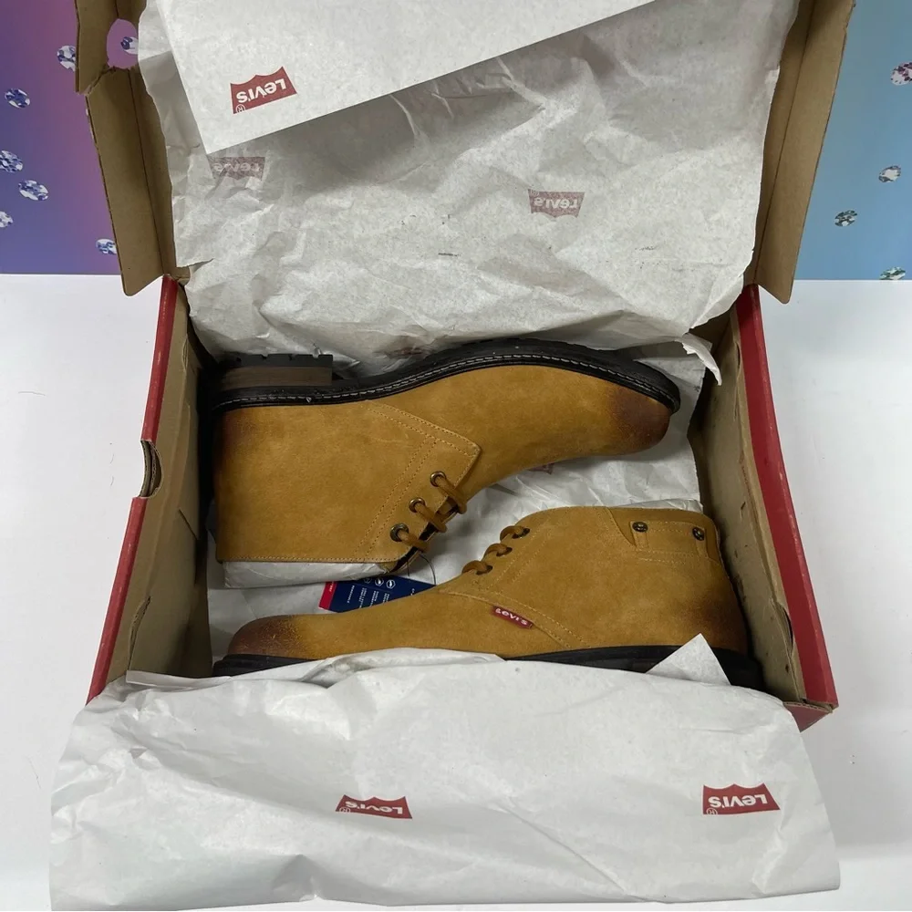 ONLY HERE! LEVIS CAMBRIDGE BOOTS